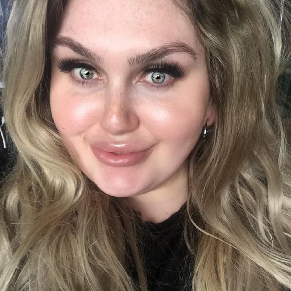 Meet your Posher, Corrine